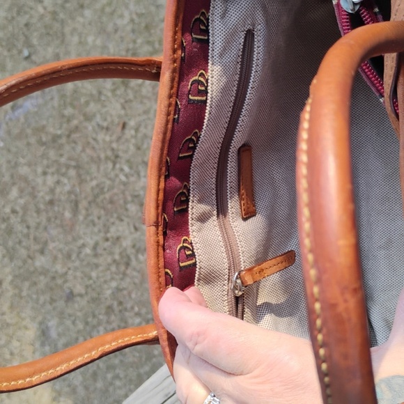 Dooney & Bourke Signature Handler 3 compartment shoulder crossbody bag FREE Ship - Picture 10 of 12